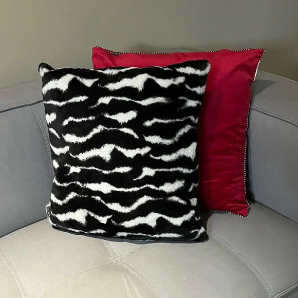 Set of 2 decorative zebra print pilllows - Picture 9 of 10